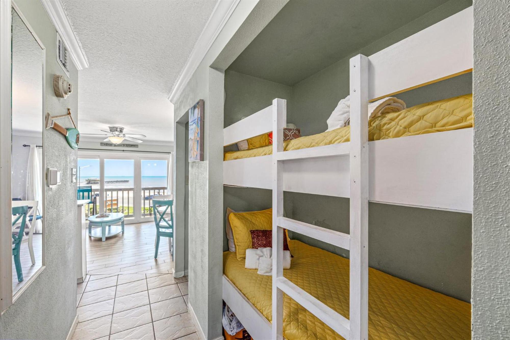 Charming Waterfront Condo Galveston Exteriör bild